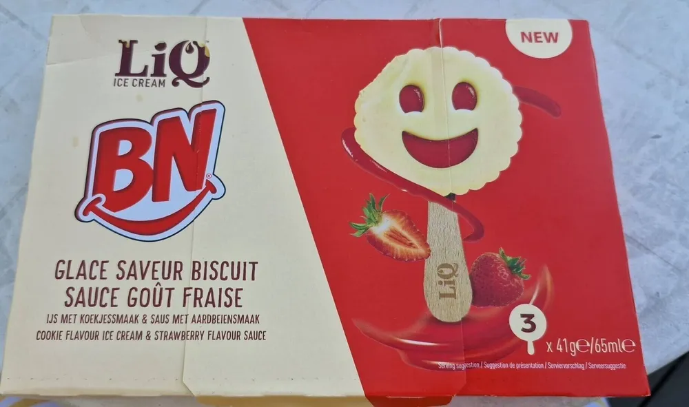 Glace saveur biscuit sauce goût fraise