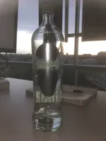 Eau Minerale Naturelle Légèrement Pétillante