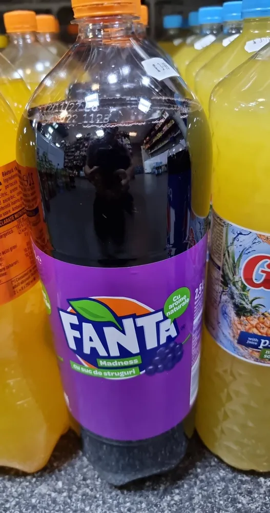 Băutură răcoritoare cu aroma de struguri
