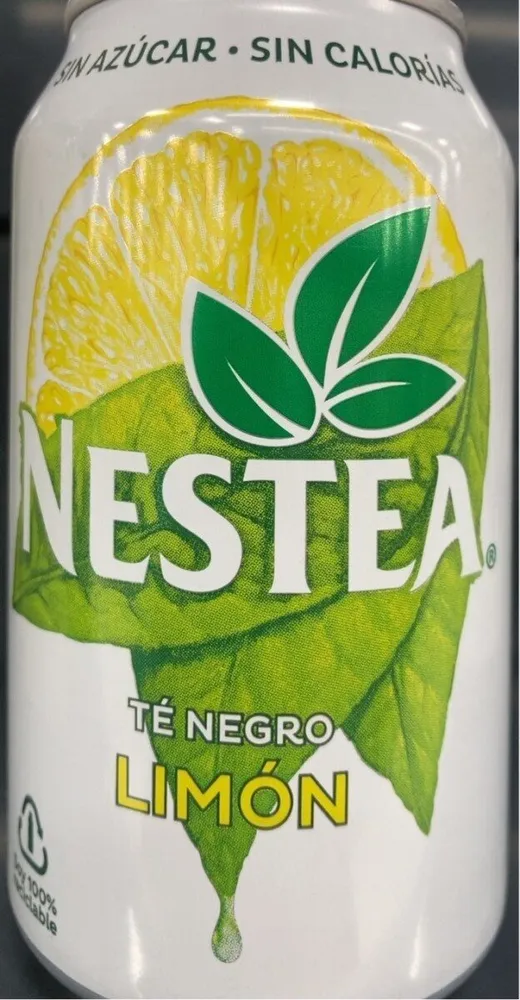 Té negro, limón