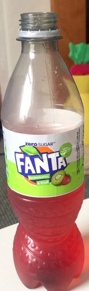 Fanta Strawberry & Kiwi