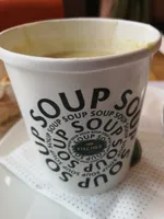 Velouté de chou-fleur au chèvre frais et curry