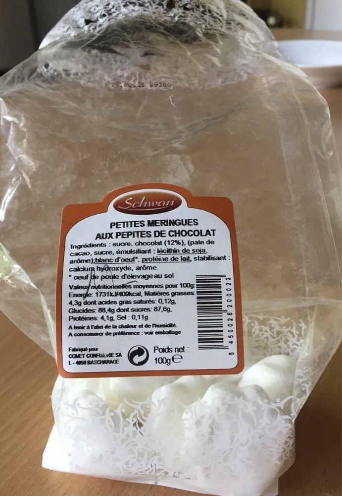 Petites meringues aux pepites de chocolat