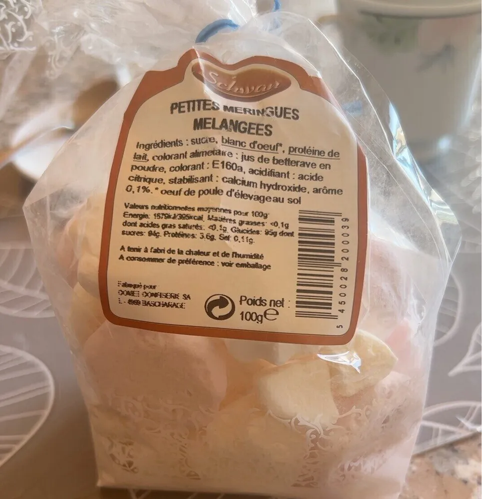 Petite meringues melangees