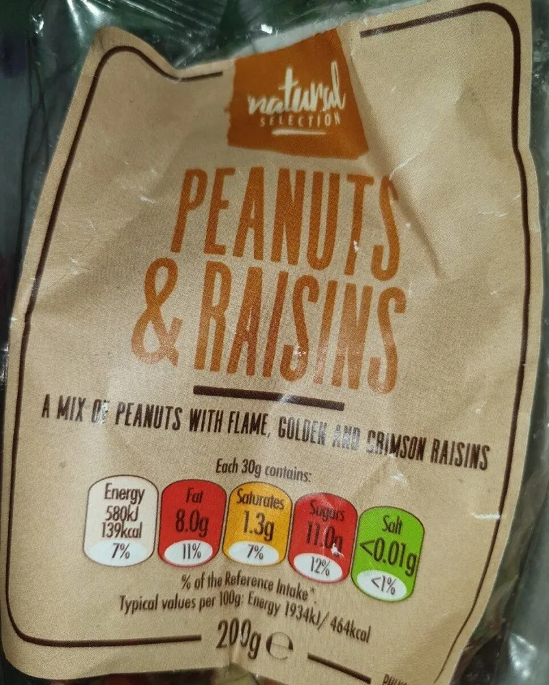 Peanuts & raisins