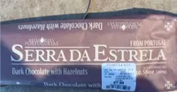 Chocolat noir avec noisettes