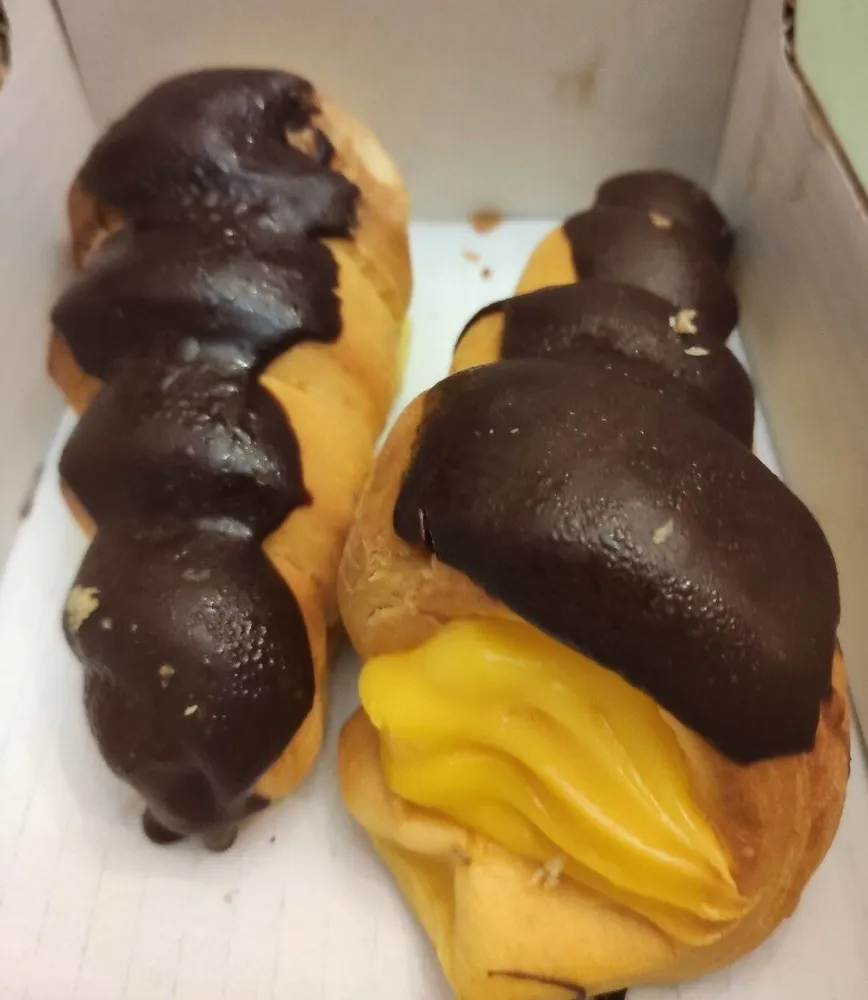 Cornet à la crème et chocolat congelé