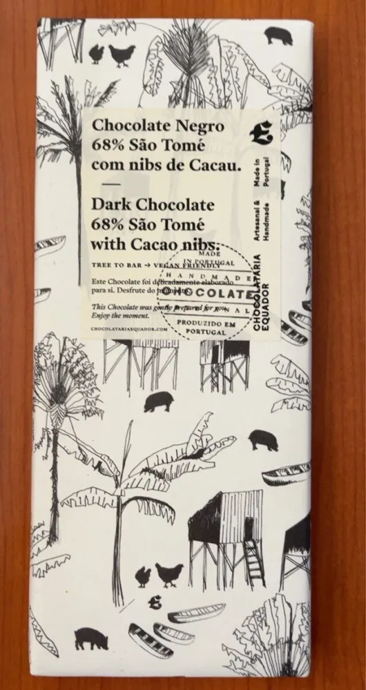 Dark chocolate 68% São Tomé eith Cacao nibs