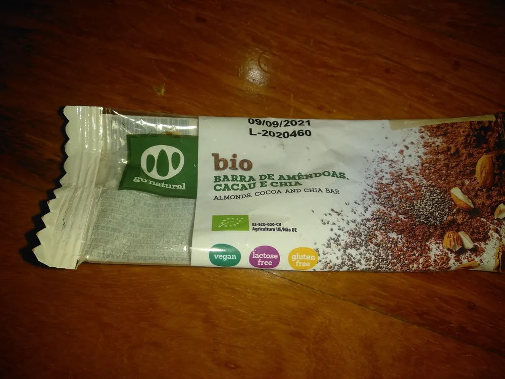 Barra de amêndoas, cacau e chia