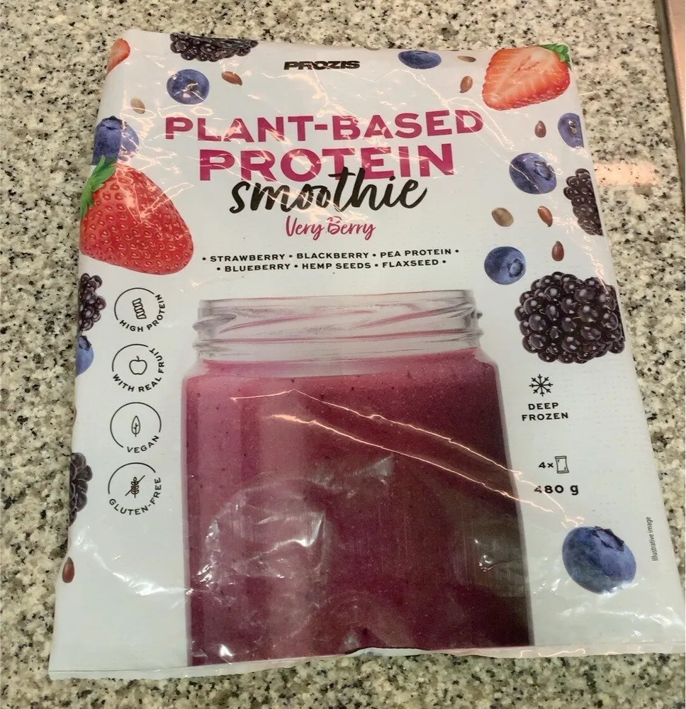 Plant-based protein smoothie very berry