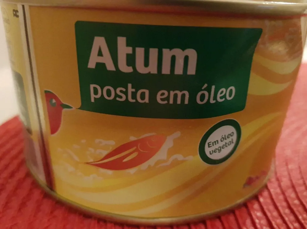 Atum posta em óleo