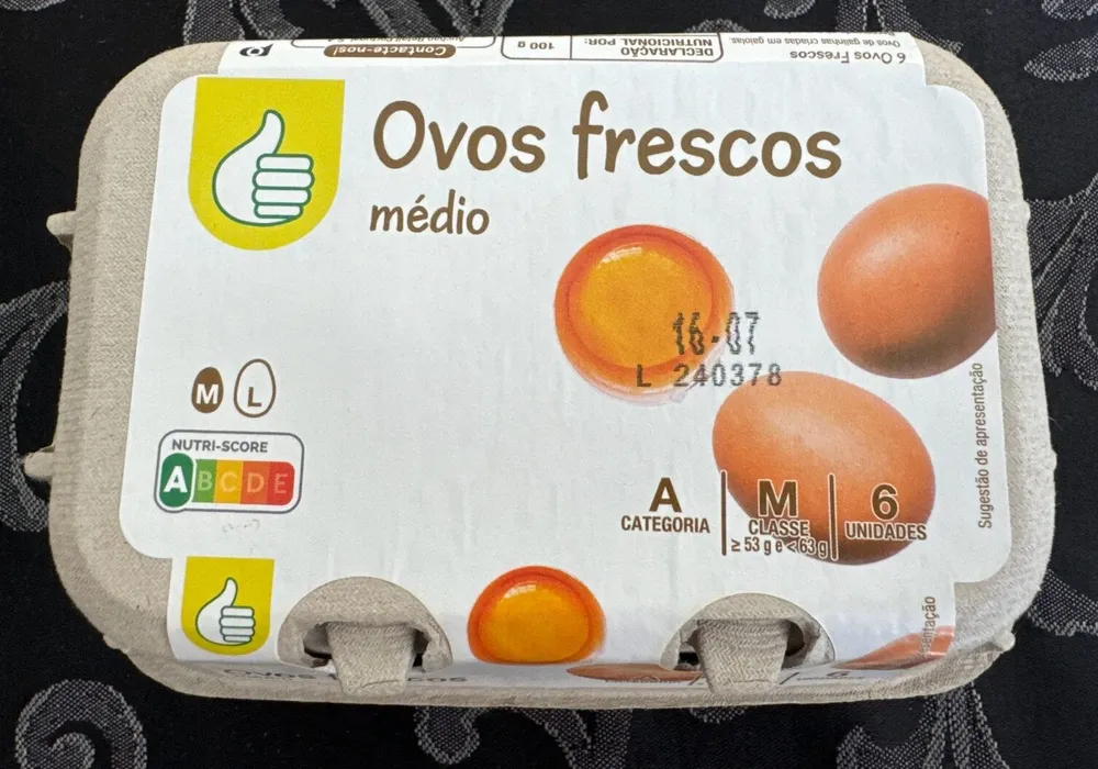 Ovos frescos médio