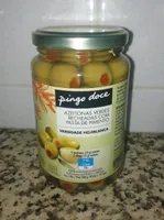 Azeitonas verdes recheadas com pasta de pimento