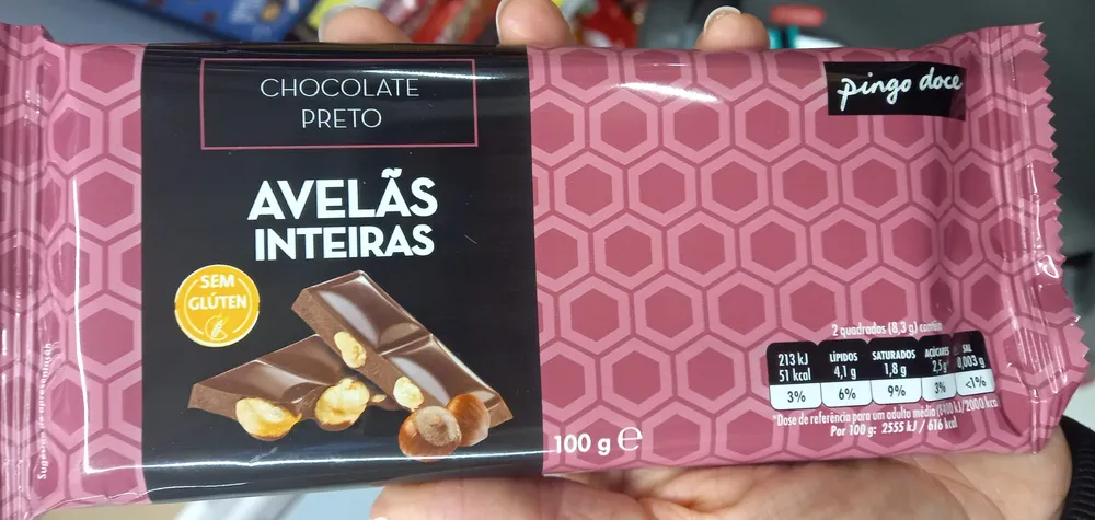 Chocolate Preto Avelãs Inteiras