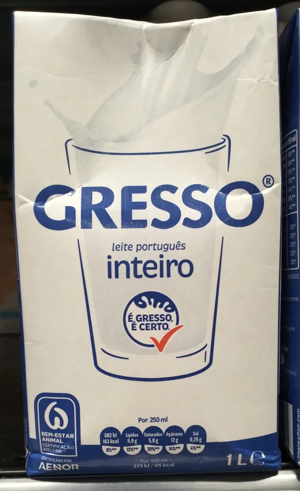 leite português inteiro