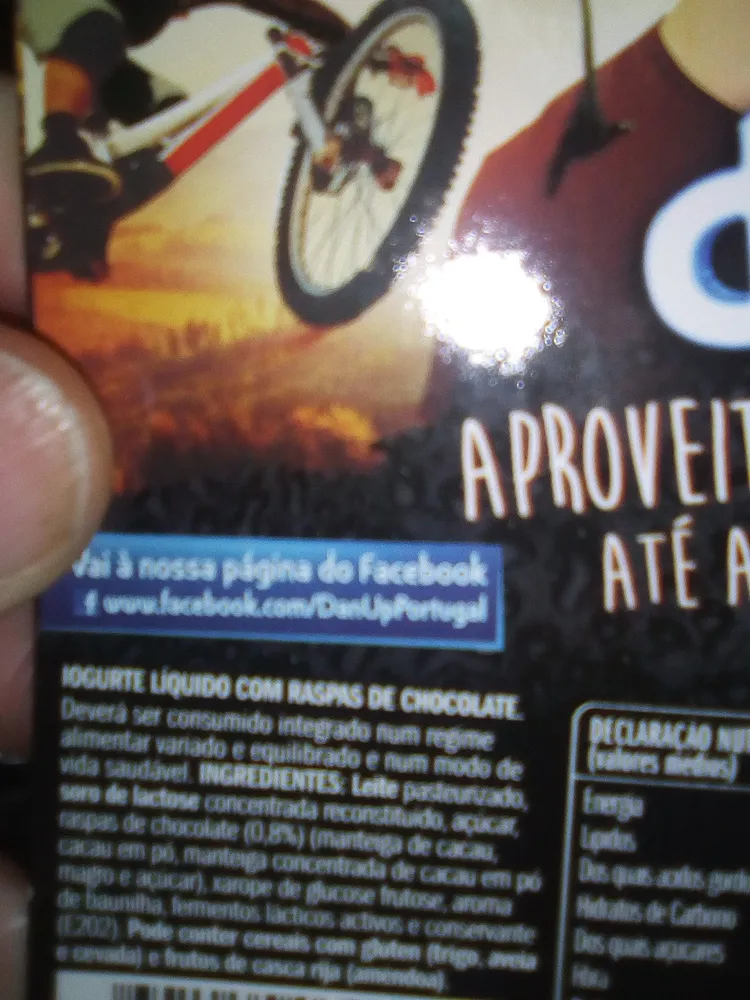Iogurte líquido com raspas de chocolate