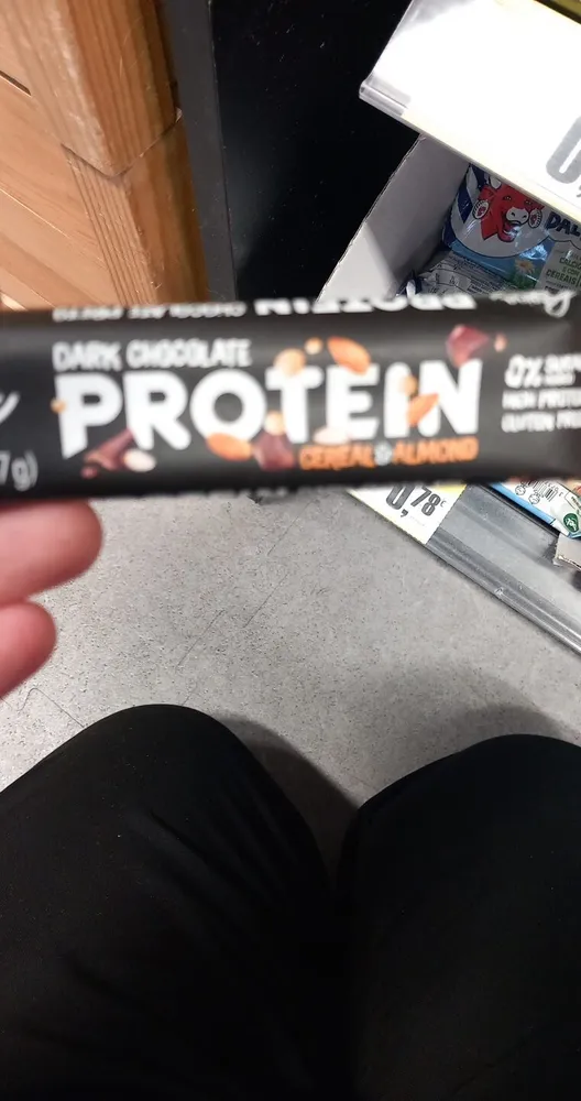 dark chocolate protein cereal and almond