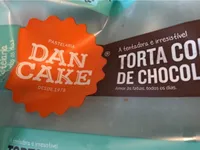 Torta com recheio de chocolate e avelã