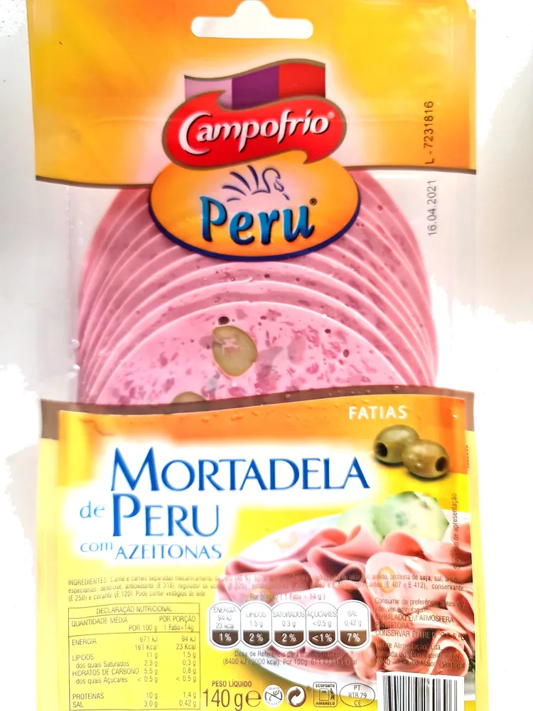 Mortadela de Peru com Azeitonas