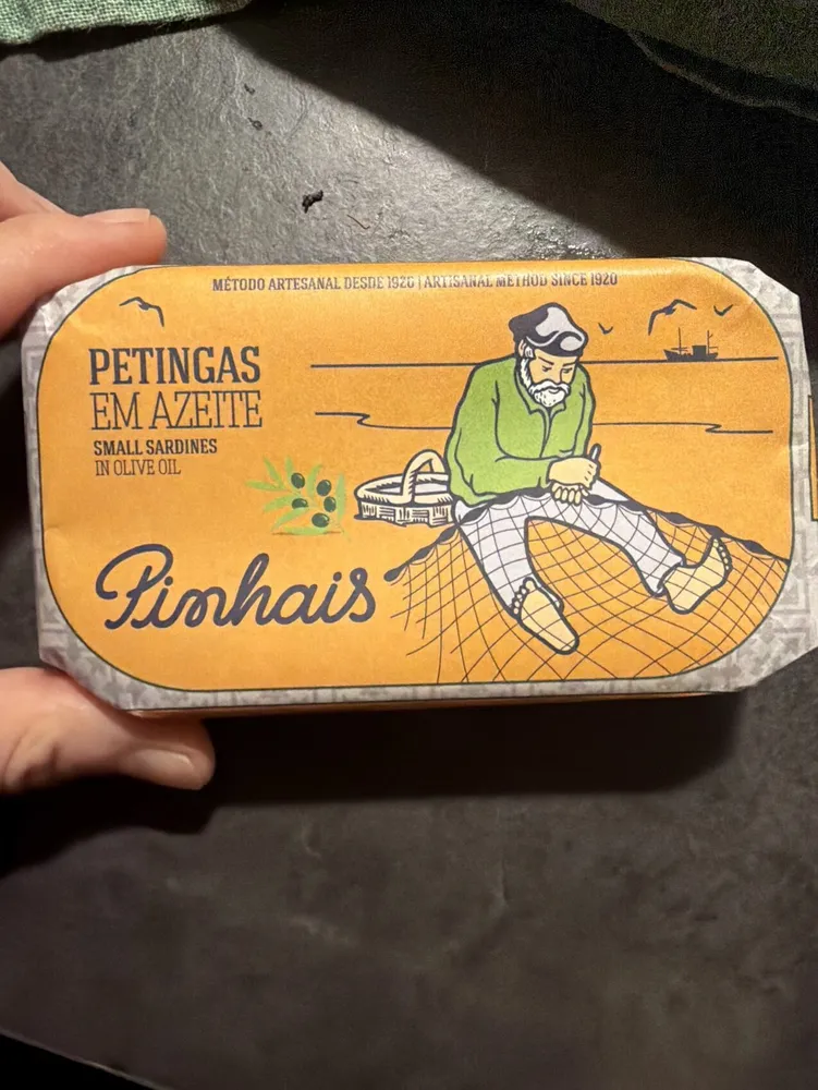 Petingas em Azeite smal sardines in olive oil