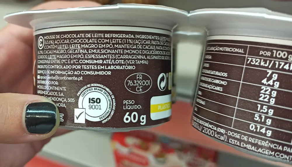 Mousse de chocolate de leite refrigerada