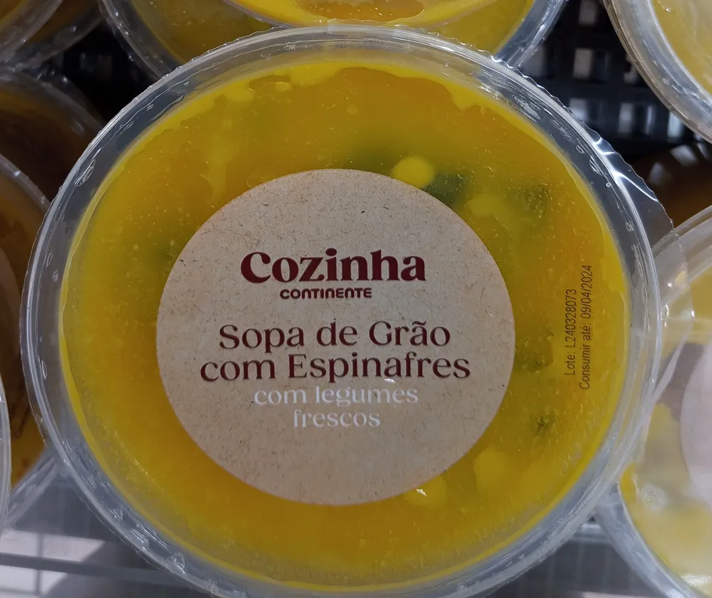Sopa de Grão com Espinafres com legumes frescos