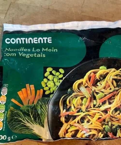 Noodles Lo Mein com vegetais