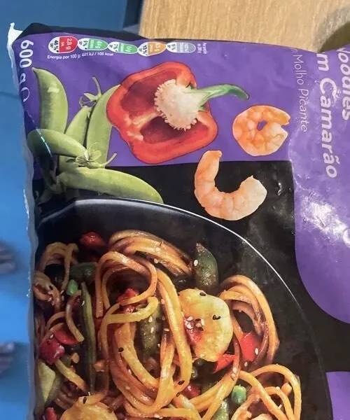 Noodles com camarão