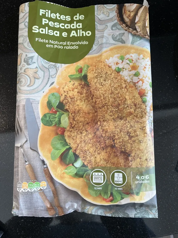 Filetes de Pescada Salsa e Alho