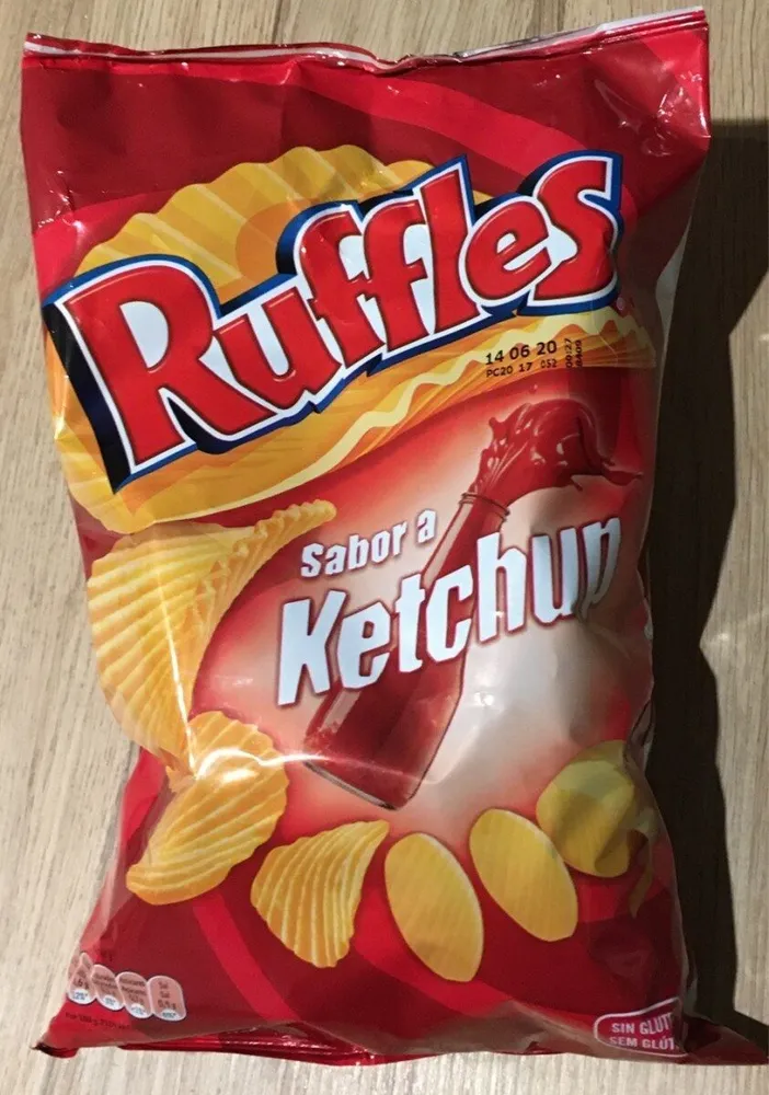 Chips ruffles ketchup