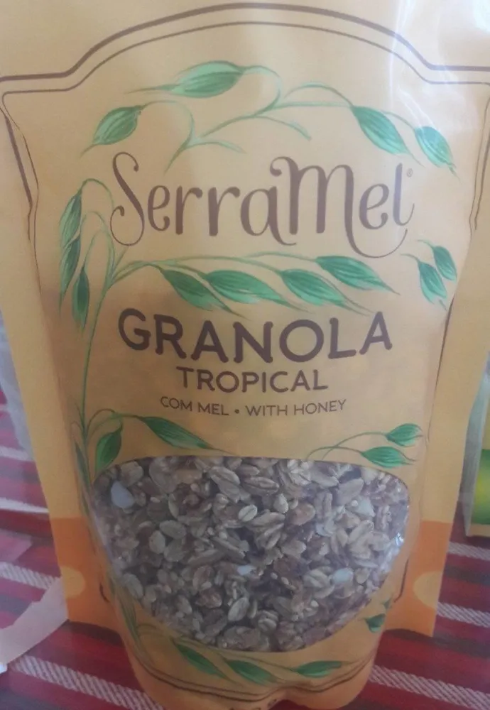 Granola tropical con mel • with honey