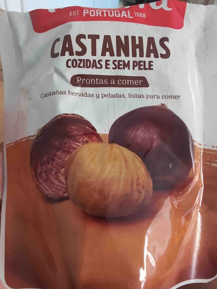 Castanhas cozidas e sem pele