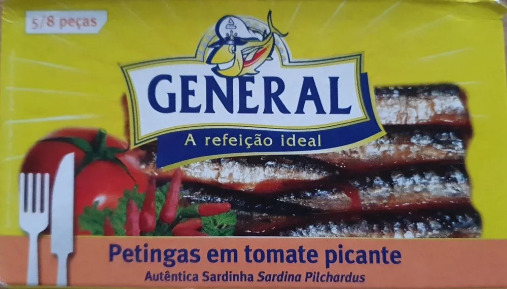 Petingas em tomate picante