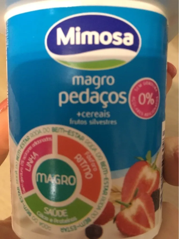 Magro pedaços + cereais frutos silvestres