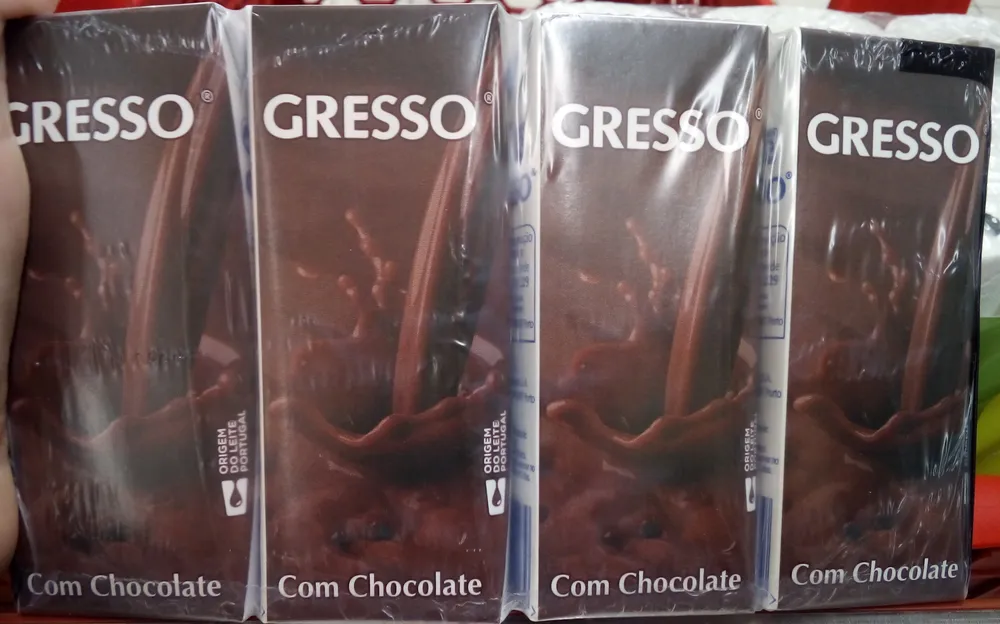 leite com chocolate