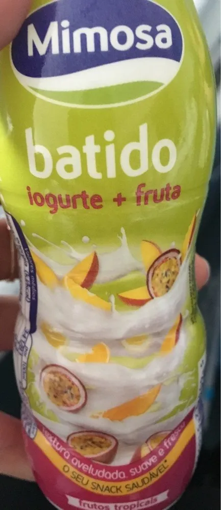 Batido de iogurte e fruta