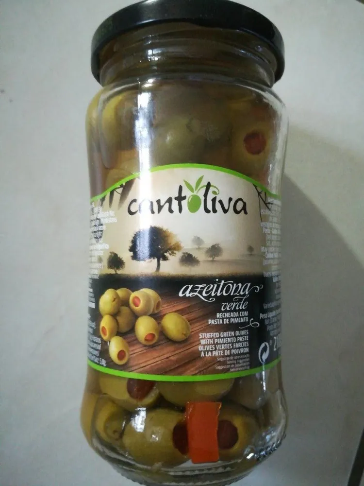 Olives vertes farcies pâte de poivron