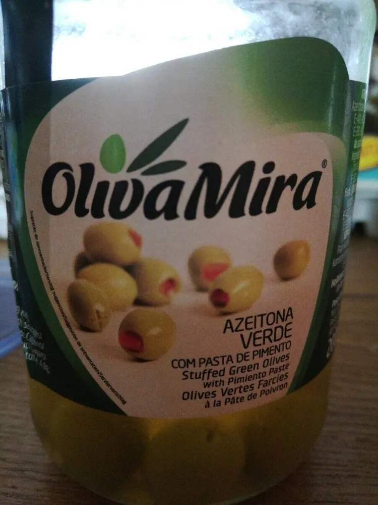 Olives vertes farcies au poivrons