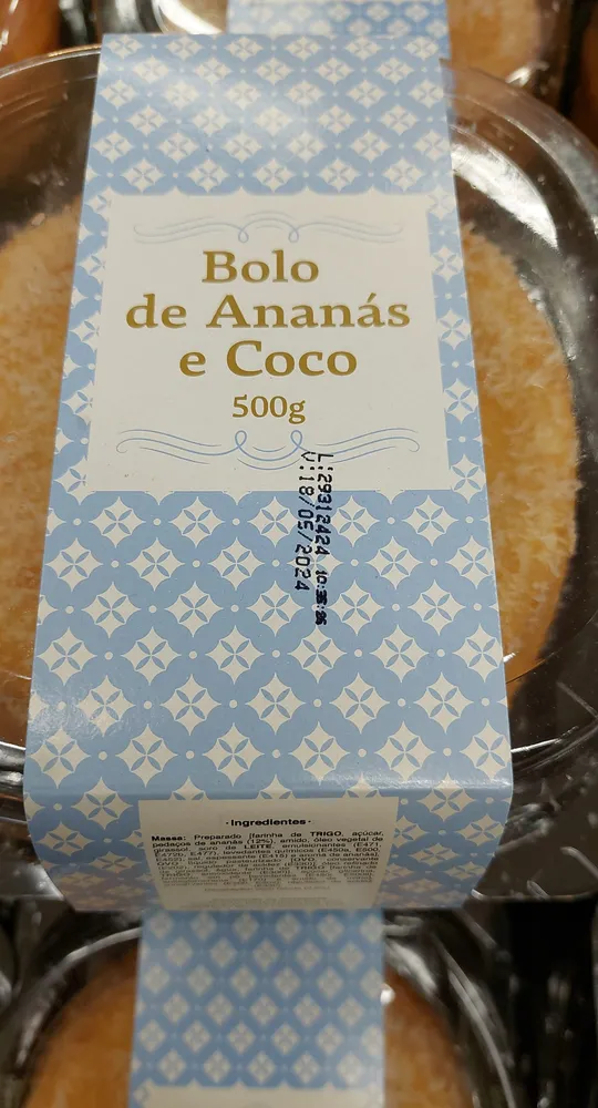 Bolo de ananás e côco