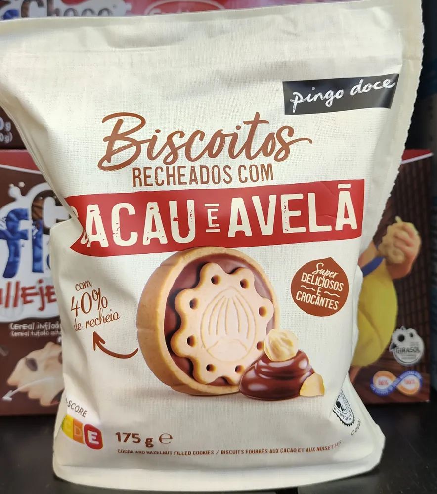 Biscoitos Recheados com Cacau e Avelã