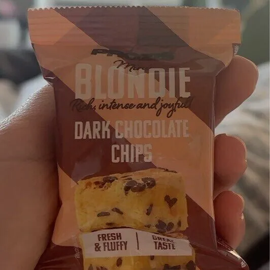 Blondie Dark Chocolate Chips