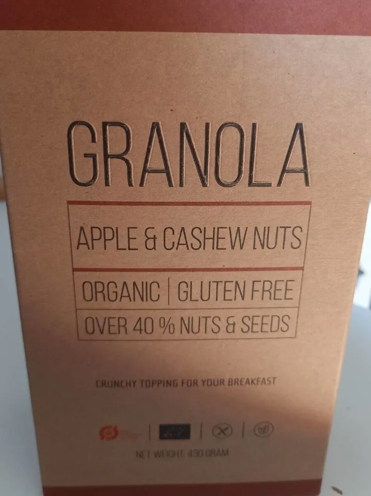 Granola apple and cashew nuts