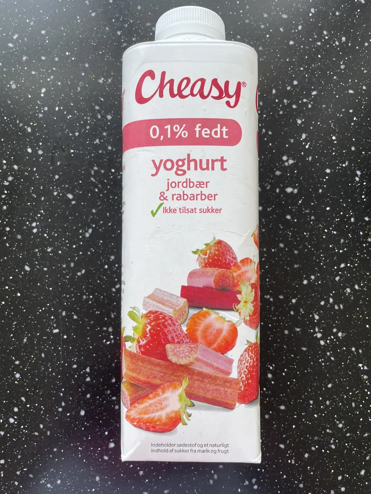 0,1% fedt yoghurt jordbær & rabarber