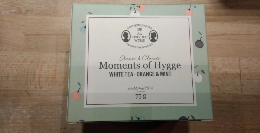 Moments of Hygge White Tea orange and mint
