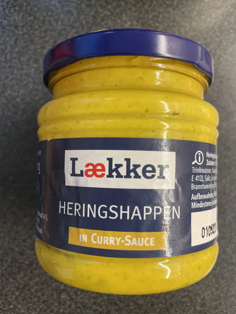 Heringshappen in Curry-Sauce