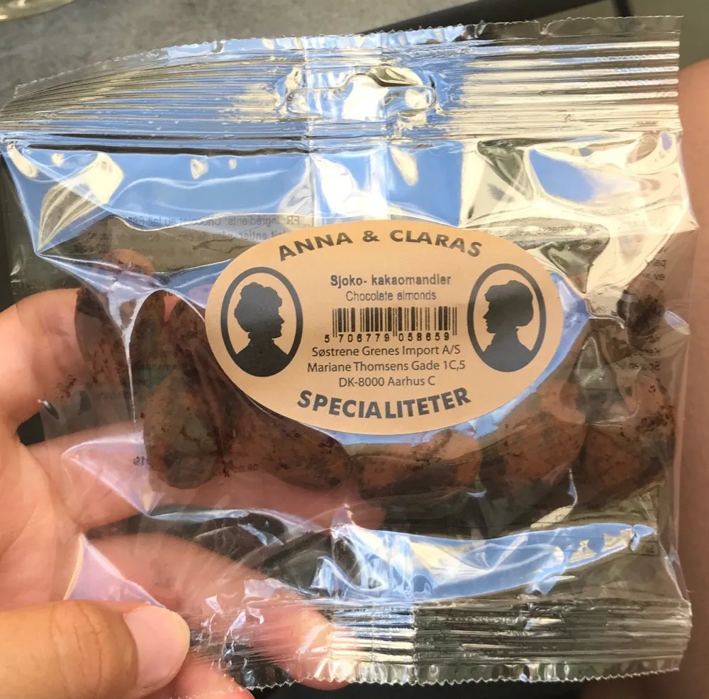 Chocolate amonds