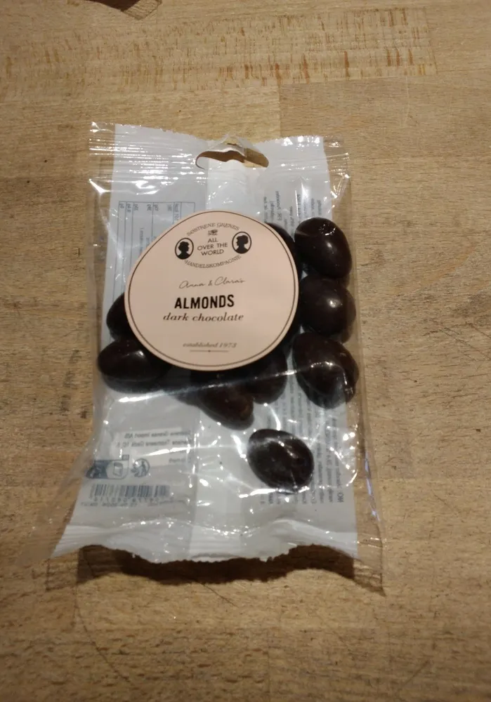 Almonds dark chocolate