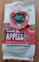 Crunchy bites of Apples Sweet Strawberry taste