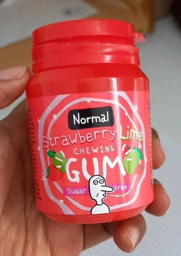Strawberry lime chewing gum