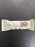Milk chocolate + Nuts